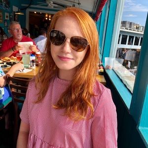 Meet your Posher, Olivia